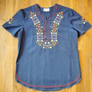 Vintage floral embroidered short sleeve peasant‎ blouse size medium